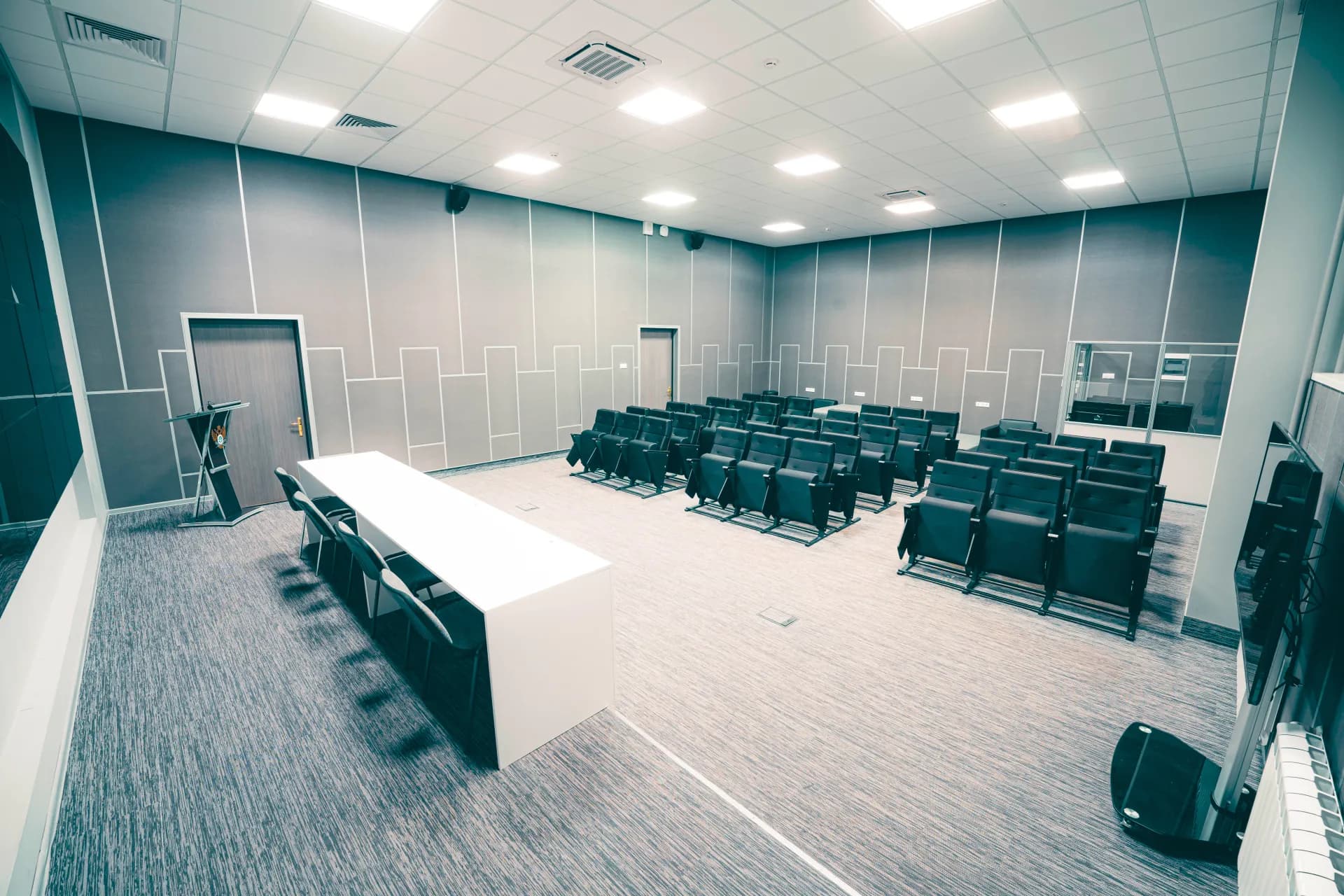 Малый конференц-зал