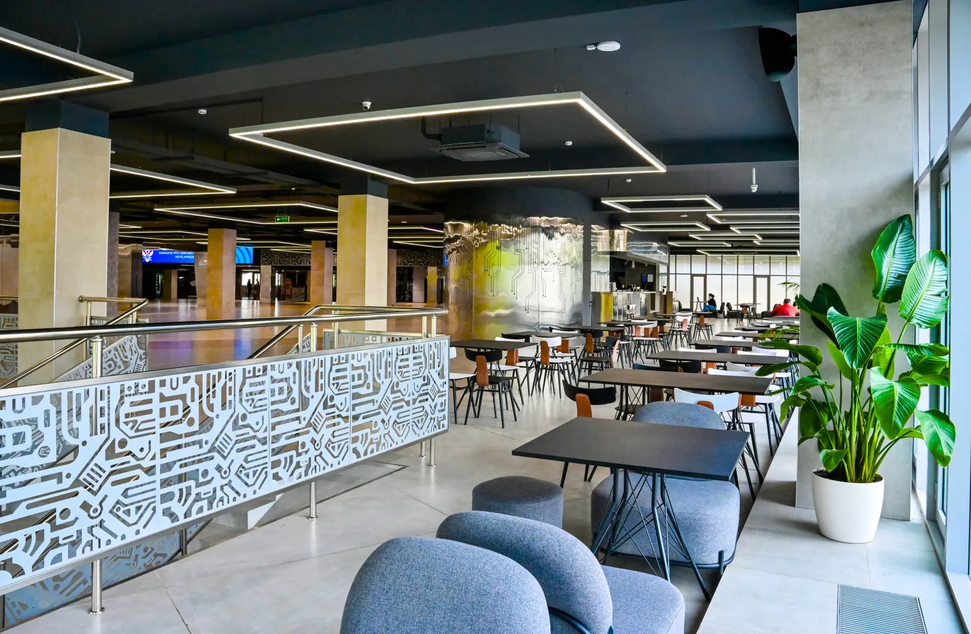 Верхний Unifood, Холл, 2 этаж