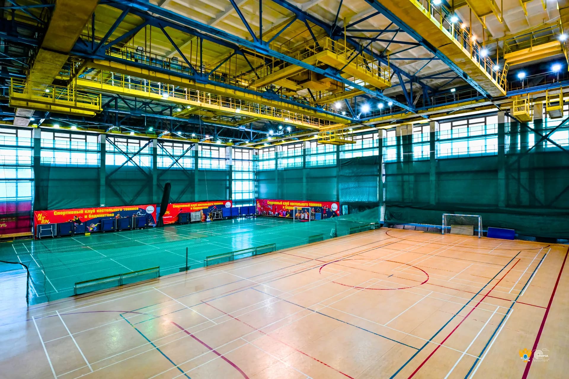 Спортивный комплекс, спортивный зал с 4 площадками
