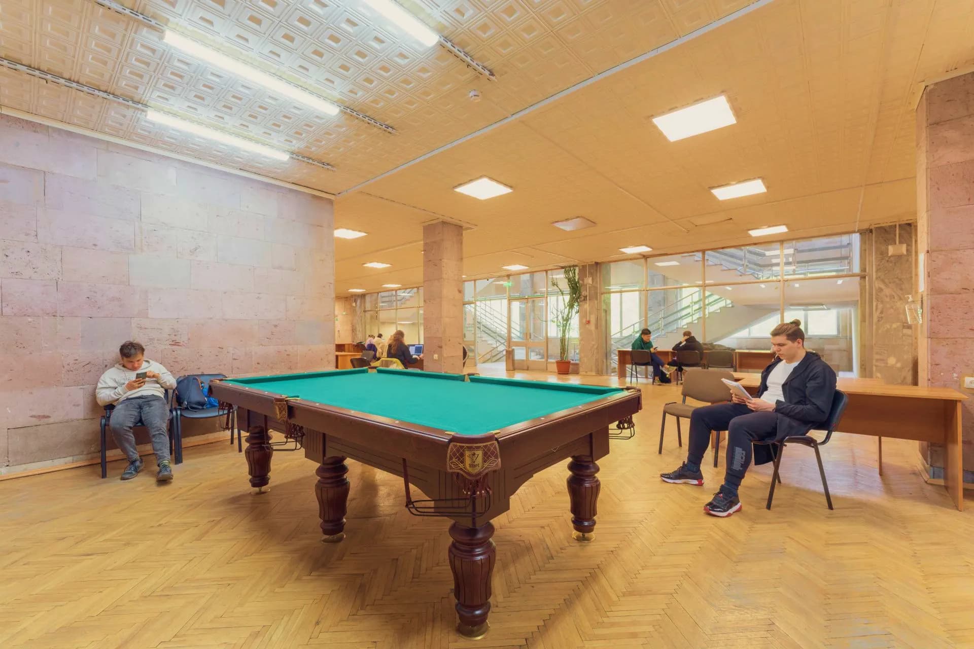 Бильярдный стол, корпус И, 2 этаж