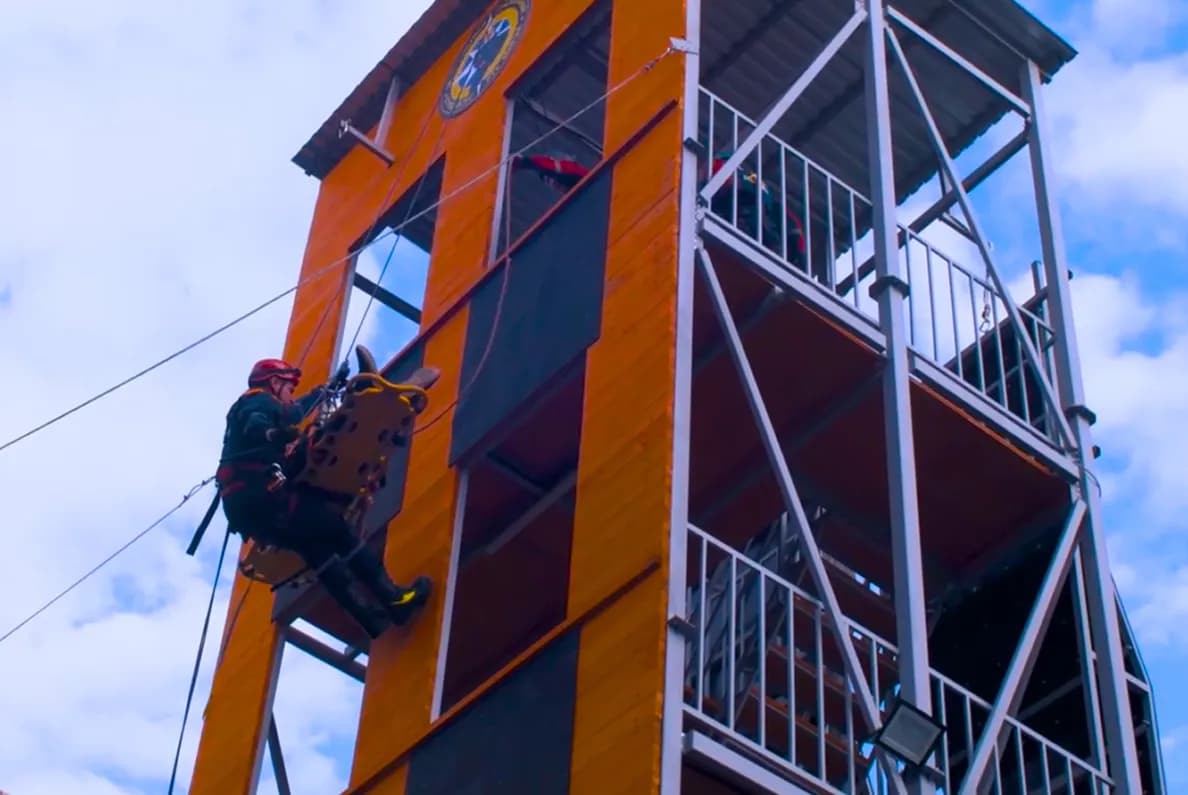 Универсальный учебно-тренировочный комплекс подготовки студентов-спасателей